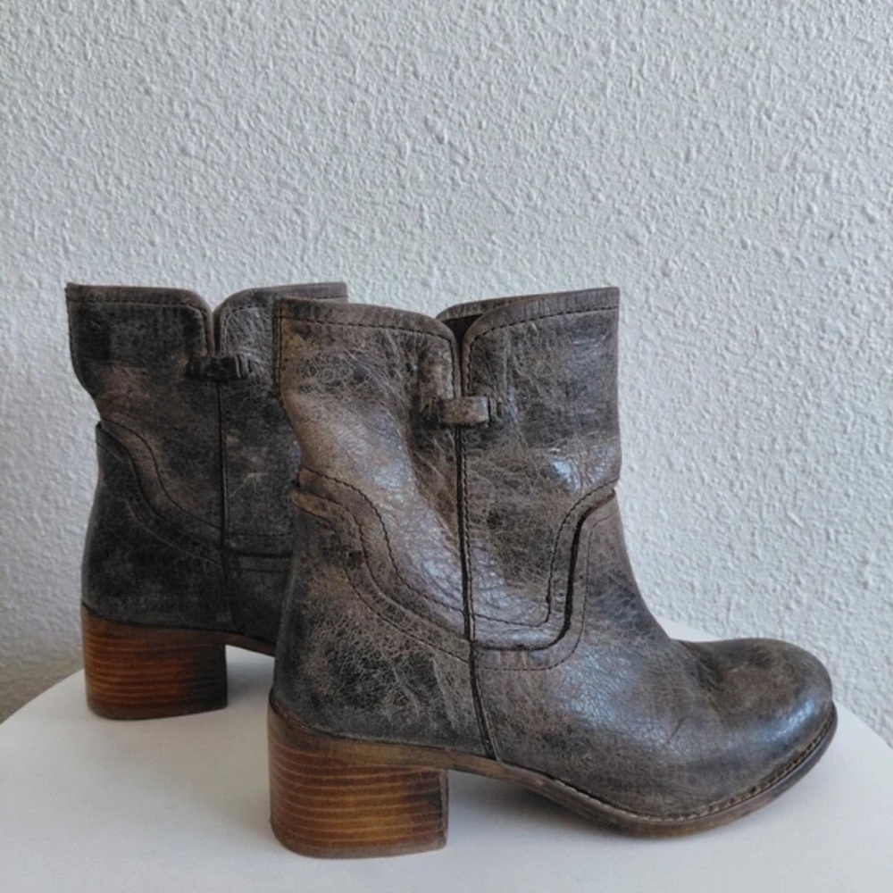 Women’s Grey Distressed Leather Ankle Boots with Block Heel